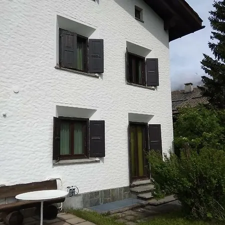 Chesa Tscheppa Apartment